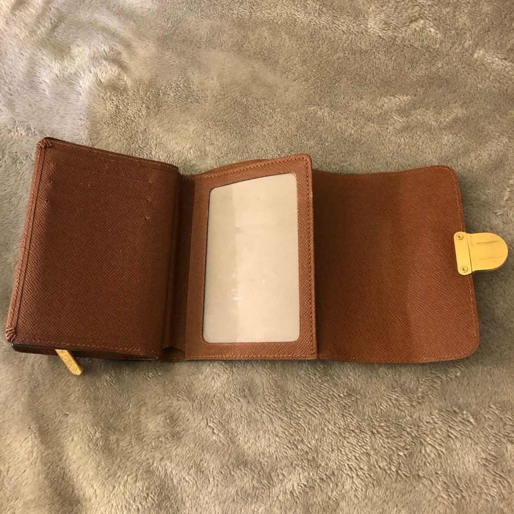 Wallet - Picture 3 of 5